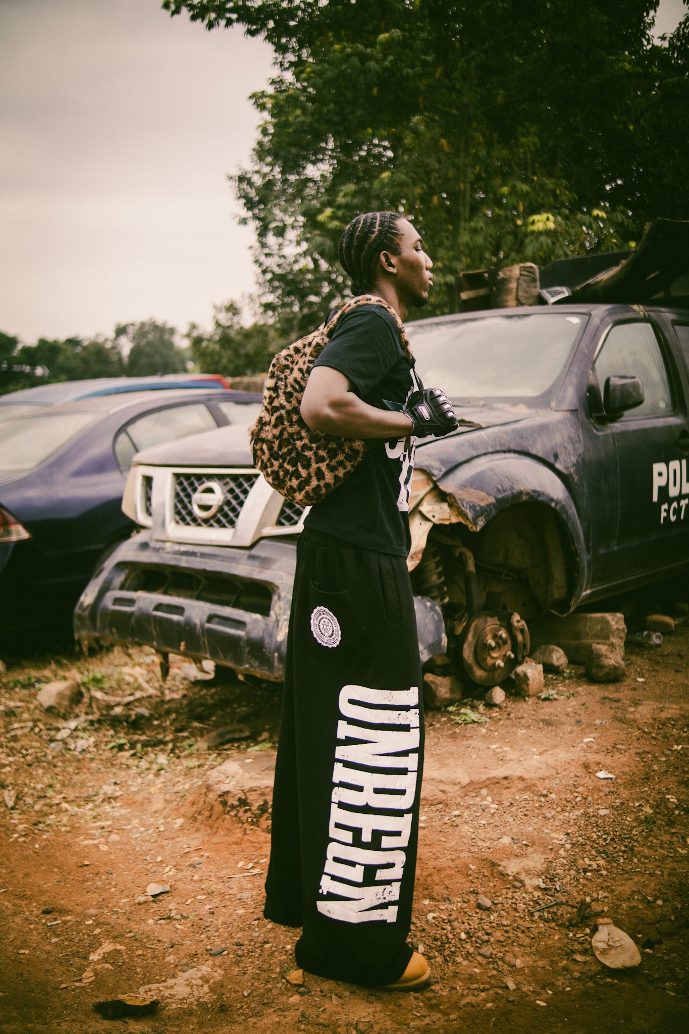 UNREGN I.D BLACK SWEATS