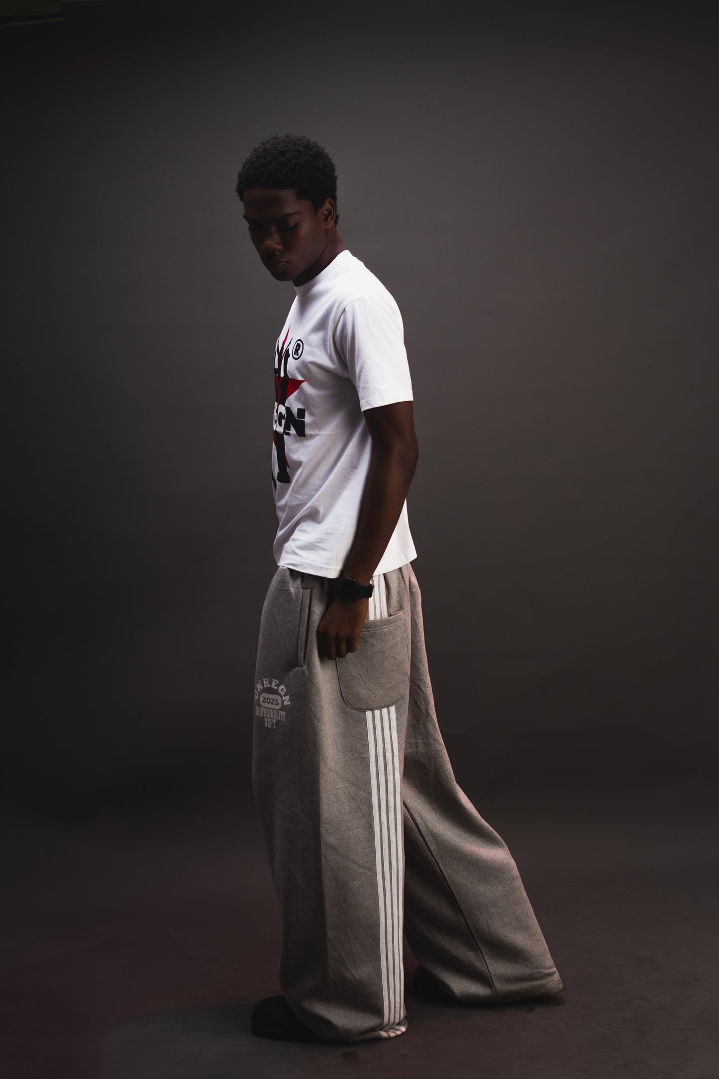 UNREGN I.D GREY SWEATS